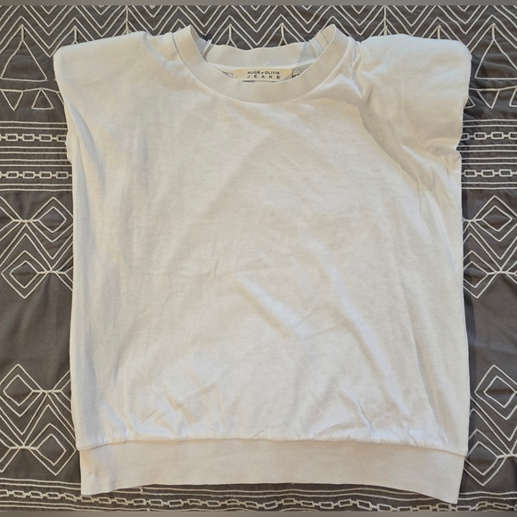 Alice + Olivia Tops - Alice + Olivia Basic White Tee Size XS